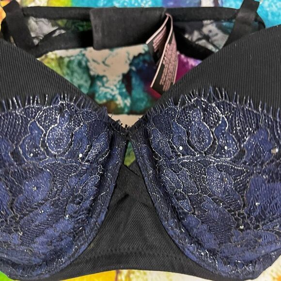 Victoria's Secret Very Sexy Uplift Balconet Bra Size 36D - Picture 3 of 7